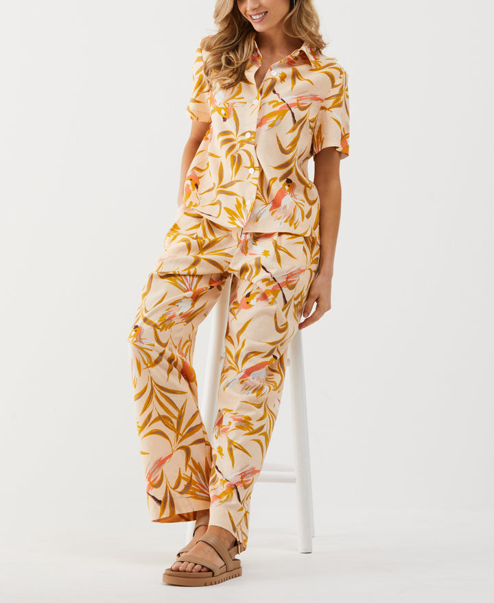 Petite Paradise Print Linen Blend Pleated Wide Leg Pant (Bisque) 