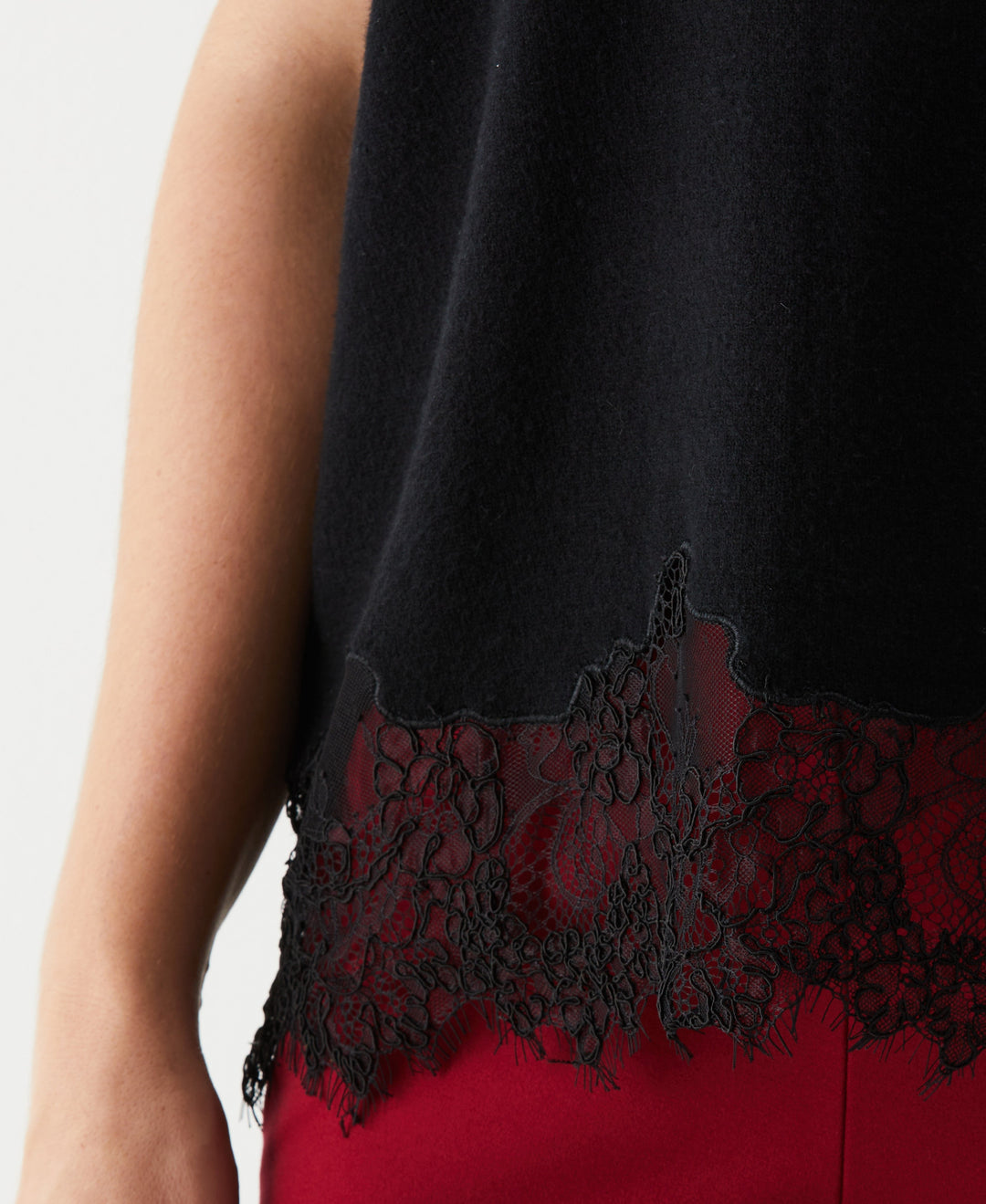 Plus Size Lace Trim Shell (Black) 