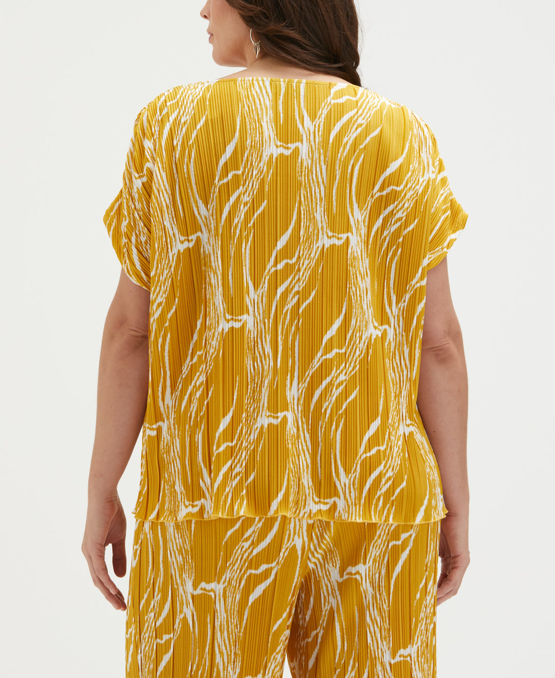 Plus Size Ripple Print V-Neck Plisse Top (Golden Spice) 