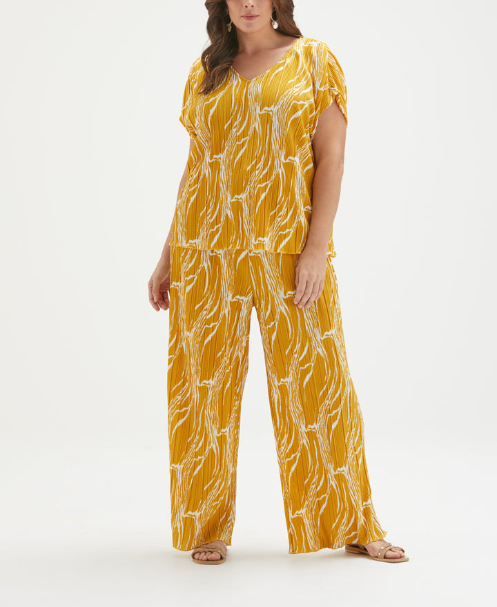Plus Size Ripple Print V-Neck Plisse Top (Golden Spice) 