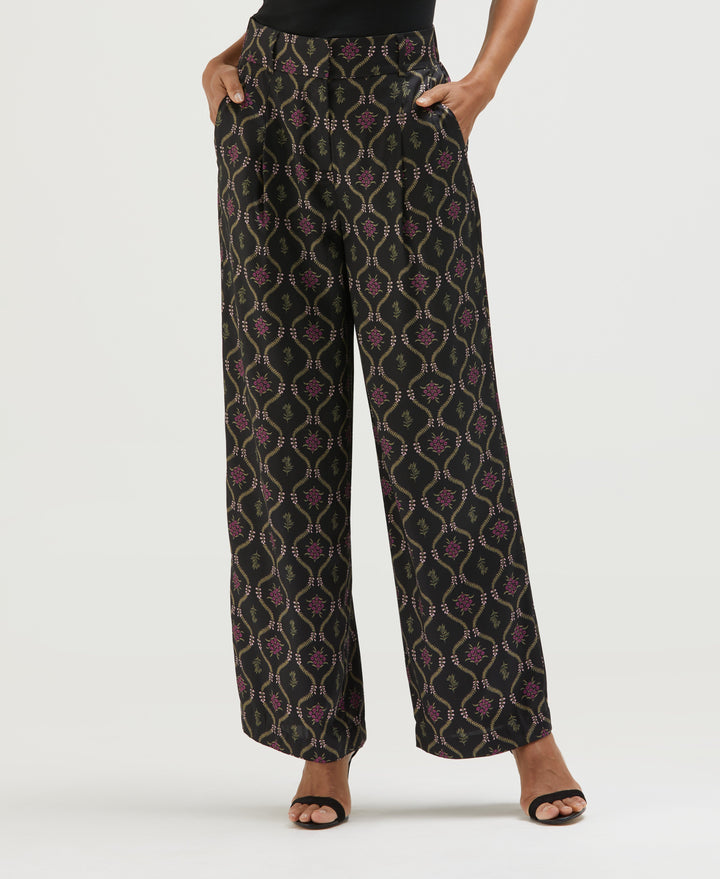 Trellis Print High Rise Wide Leg Pant (Black) 