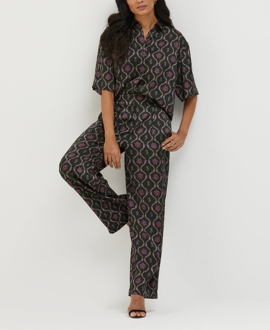 Trellis Print High Rise Wide Leg Pant (Black) 