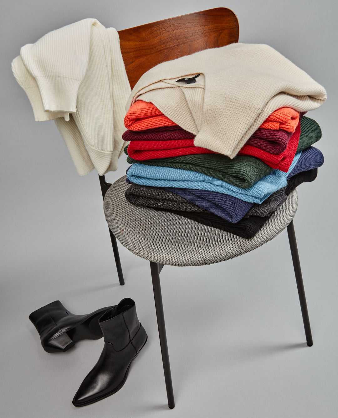 Essential Ribbed V-Neck Sweater (Phantom Heather)